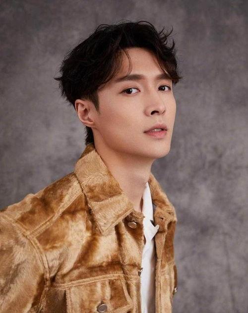 娱乐圈吃瓜元素表张艺兴,娱乐圈吃瓜达人，揭秘明星幕后故事